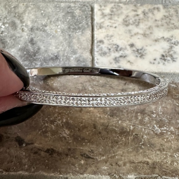 Icy Bling Bracelet - Picture 3 of 4